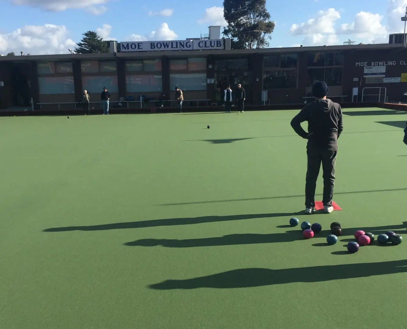 Moe Bowls Club