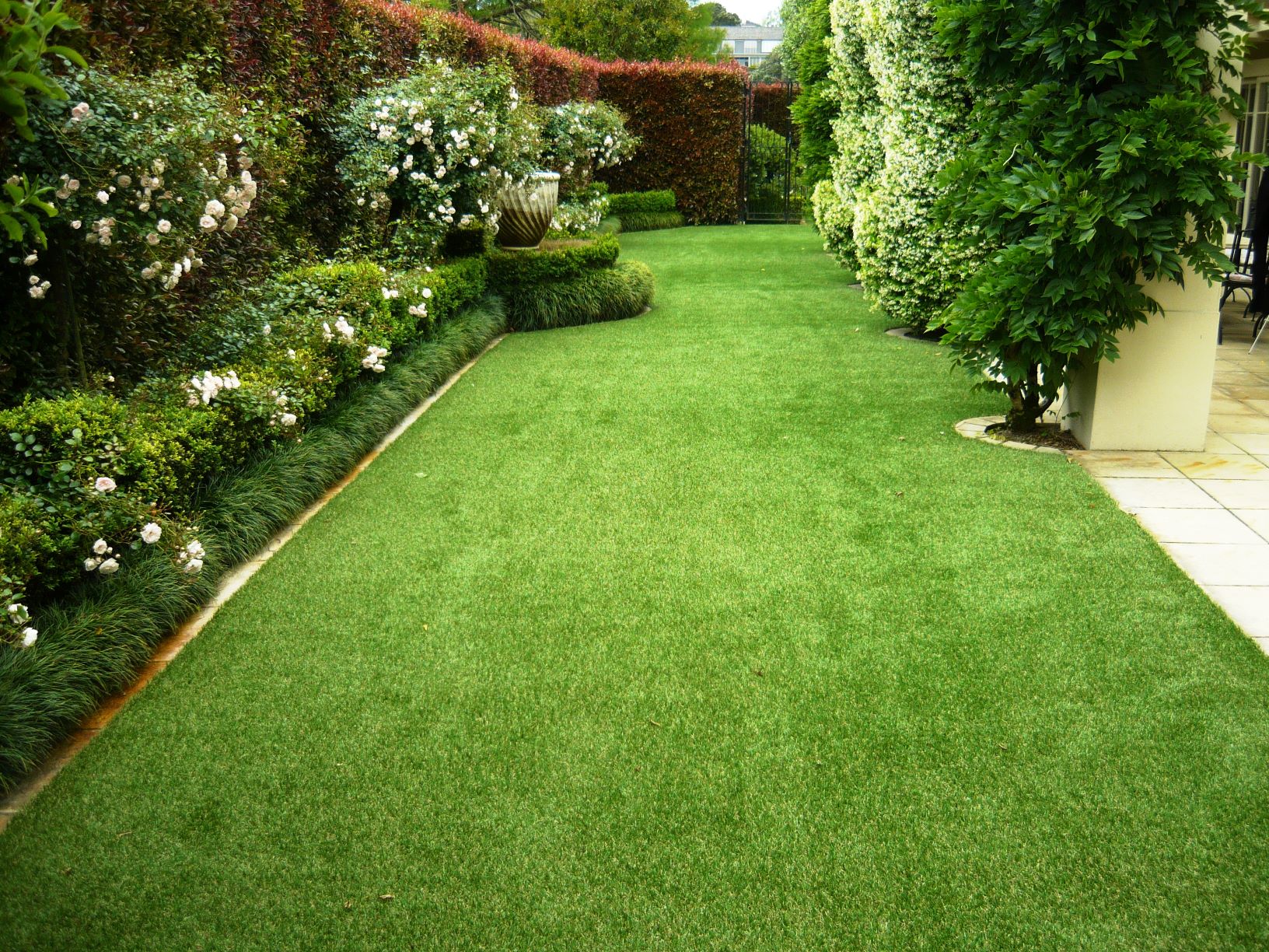 How to Spot High-Quality Synthetic Grass 21 Summer Envy