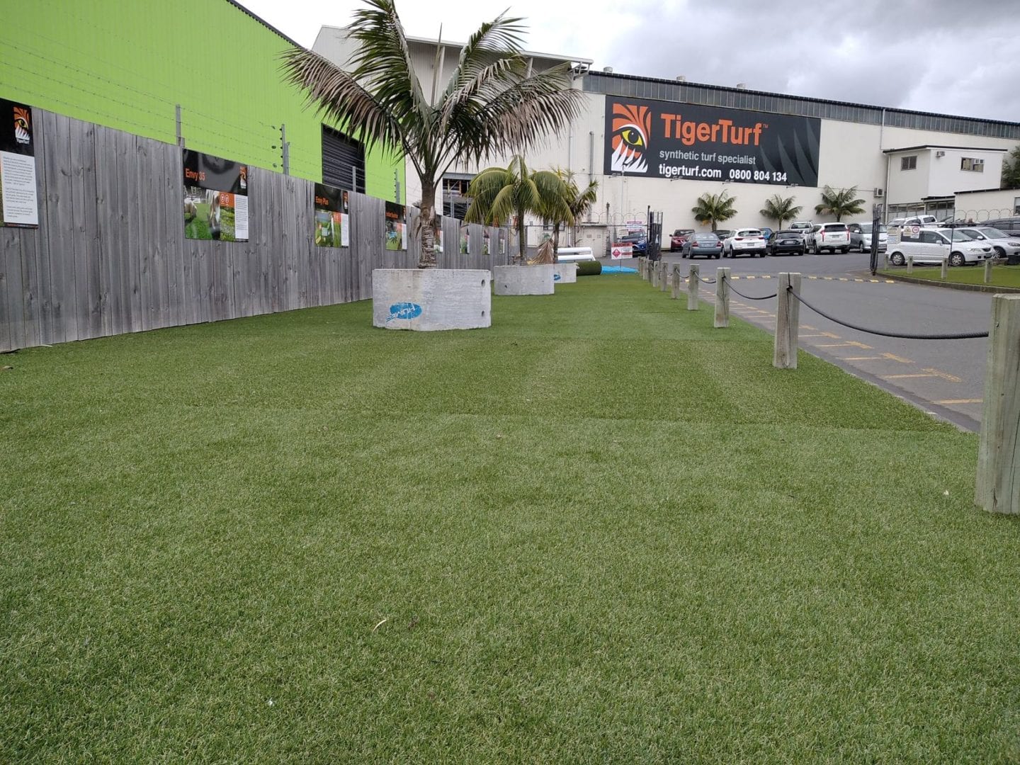 TigerTurf Gate